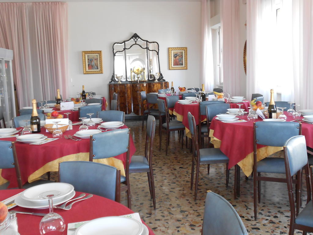 Hotel Laguna Blu Rimini Luaran gambar